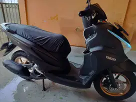 Yamaha FreeGo 125 S Connected 2024 warna Hitam