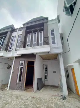 Rumah Hook Komplek Central Estate