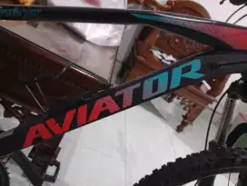 Sepeda gunung merek aviator