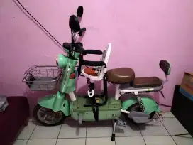 sepeda listrik jual cepat pemakaian baru 1 tahun