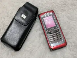Nokia Comunicator E90 Red Mocha Cakeepp