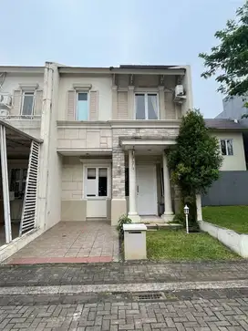 Rumah 2 Kamar Dapat AC 3, Heater di Vanya Park BSD dekat Mal