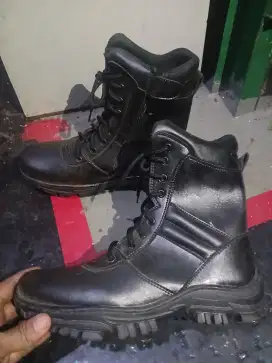 Sepatu PDL ukuran 42