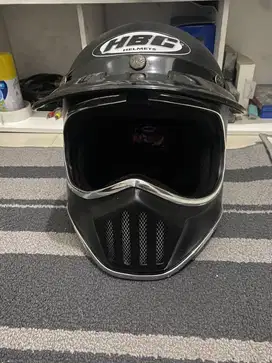 Helm cakil warna hitam doff
