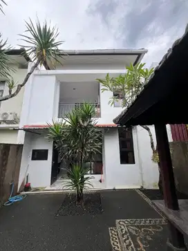 DiJual/Disewakan Rumah 2lt Lokasi Perumahan di Dharmawangsa Nusa Dua