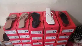 Sandal wanita (baru) 125 pasang, 5 model size 36-40