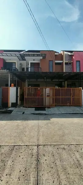 Disewakan cepat rumah dua lantai di cluster yg aman dan tenang
