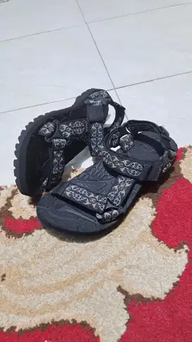 Sendal Gunung Eiger Original