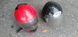 Di jual 2 helem murah meriah aja dari pada menyemak KK bunnn,pakk