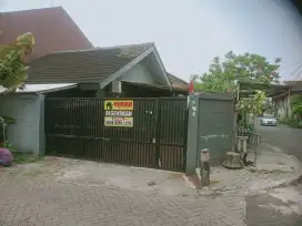 DISEWAKAN RUMAH + KIOS
KOMPLEK PANINGGILAN PERMAI, PARUNG SERAB