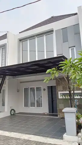 Disewakan per tahun hunian nyaman bangunan baru semi full furnished