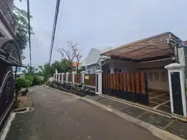 Rumah Mewah Murah Swimming Pool di Lebak Bulus Karang Tengah Jaksel