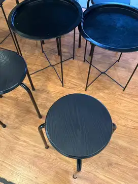 Kursi dan meja satu set hitam