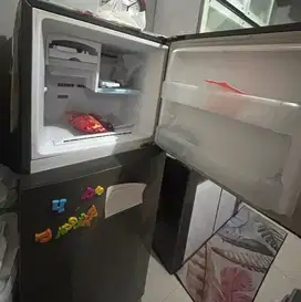 Di Jual Kulkas 2 Pintu