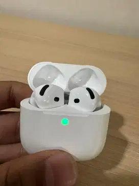 Airpods 4 with Active Noise Cancellation