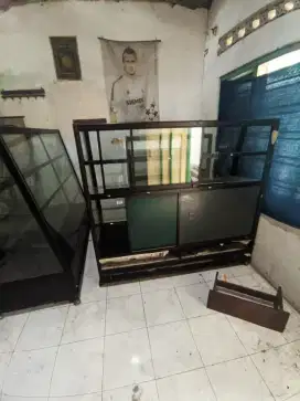 Etalase roti kediri kondisi bagus