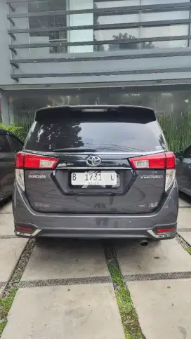 TOYOTA INNOVA VENTURER SOLAR