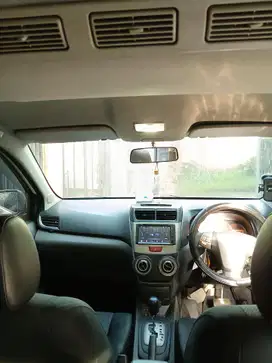 Toyota Avanza Veloz 1.5 Matic 2012