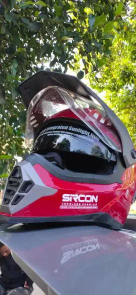Helm super moto