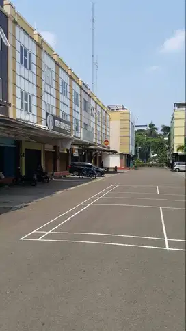 Ruko Golden Boulevard BSD rapi ,  jual murah BU