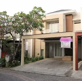 Disewakan Rumah 3 Lantai di Lebak Bulus