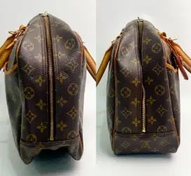 Authentic Louis Vuitton Deauville Monigram Handbag