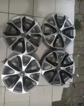 Velg oem mazda 2 R15 hol 4 x 100