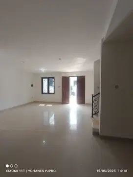 Di Jual Rumah Taman Palem Lestari Siap Huni,Jakarta Barat.