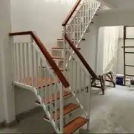 Tangga rebah kayu