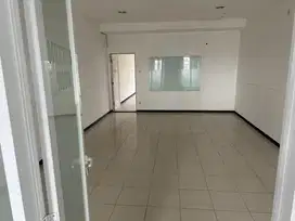 Disewakan Ruko Strategis di Mainroad Karapitan