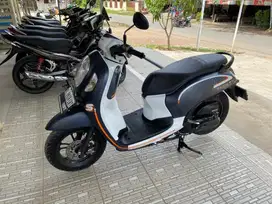 Di jual honda scoopy tahun 2023