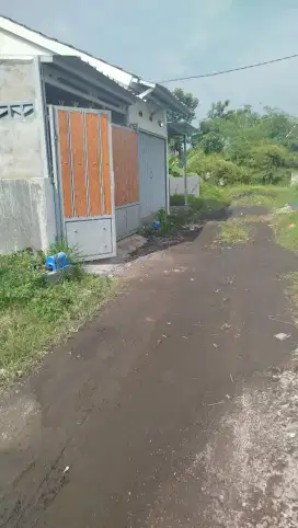 DISEWAKAN/KONTRAKAN/KOSAN RUMAH TAHUNAN/BULANAN