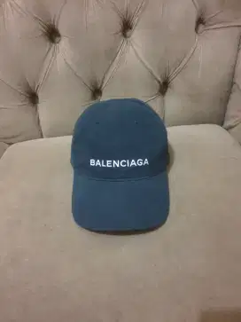 Mulus .authentic topi balenciaga