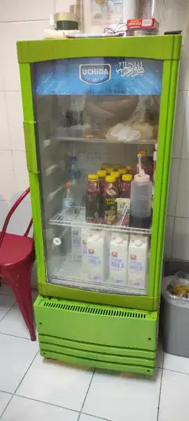 Di Jual Showcase