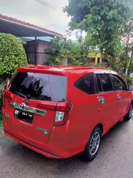 Di jual mobil Toyota calya