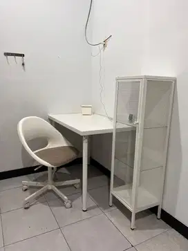 One set Meja kerja, Kursi, Lemari besi ikea