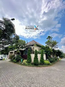Rumah hook mewah full furnish villa puncak tidar malang