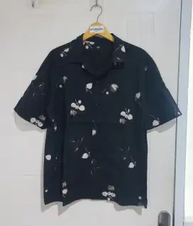 Uniqlo opencollar shirt M original