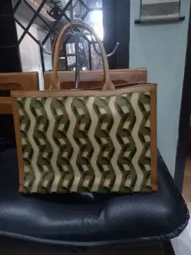 Tas wanita Charles and Keith