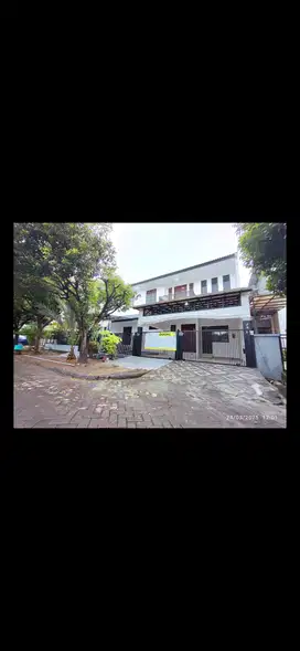 Rumah 2 Lantai Luas 180 m2 di Kemang Pratama Bekasi
