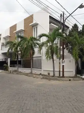 Klampis Semolo‼️Jual Rumah Hook dekat galaxy mall
