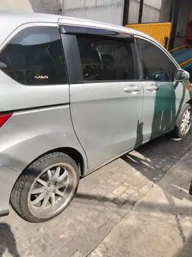Honda Freed 2012 Bensin