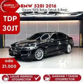 Low km!!! BMW 528i 2016 Sport Hitam