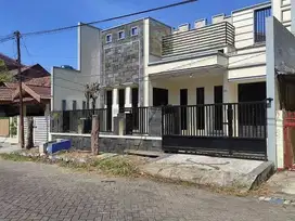 Dijual rumah  Bendul merisi selatan