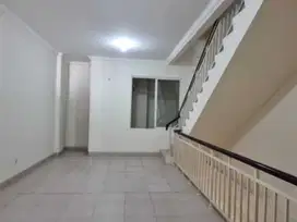 Disewakan ruko PURI MANSION lantai 2 dan 3
