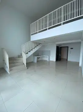 Disewakan unit loft cocok untuk kantor dan hunian di Soho Residence