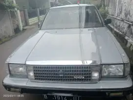 Toyota Royal Saloon 2000cc warna silver