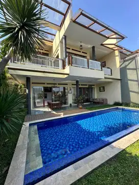 Rumah Lux Dengan Kolam Renang Dalam Cluster di Ciumbuleuit