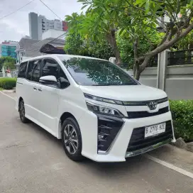 Luar Biasa Bagus. Tgn 1 dr baru. Toyota VOXY 2019 Putih