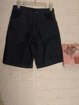 celana pendek bahan levis